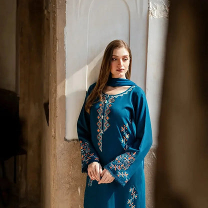 Exquisite Linen Embroidered Suit Set - 3 Pcs